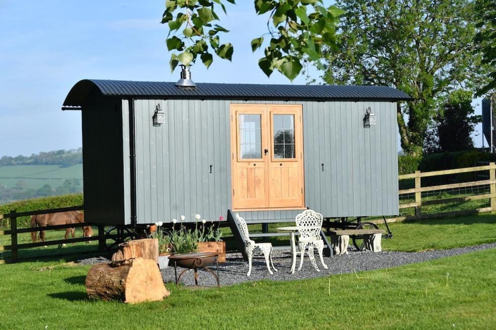 The Shepherds Hut 卡马森 外观 照片