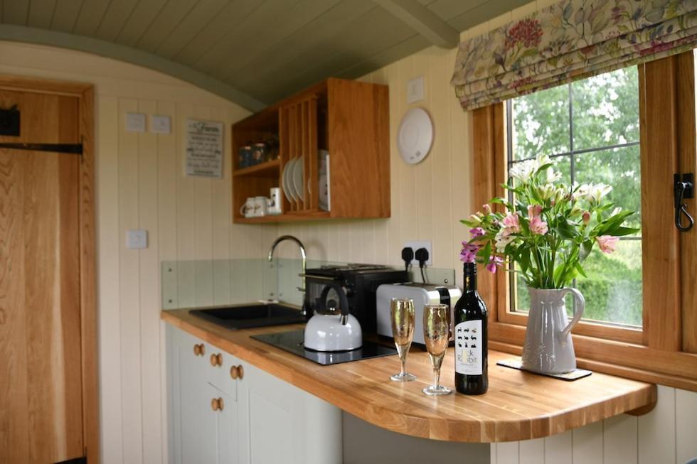 The Shepherds Hut 卡马森 外观 照片